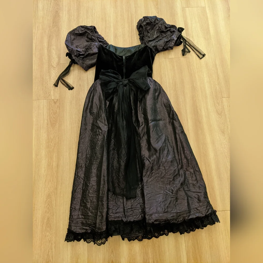 Laura Ashley dress. - Picture 3 of 3